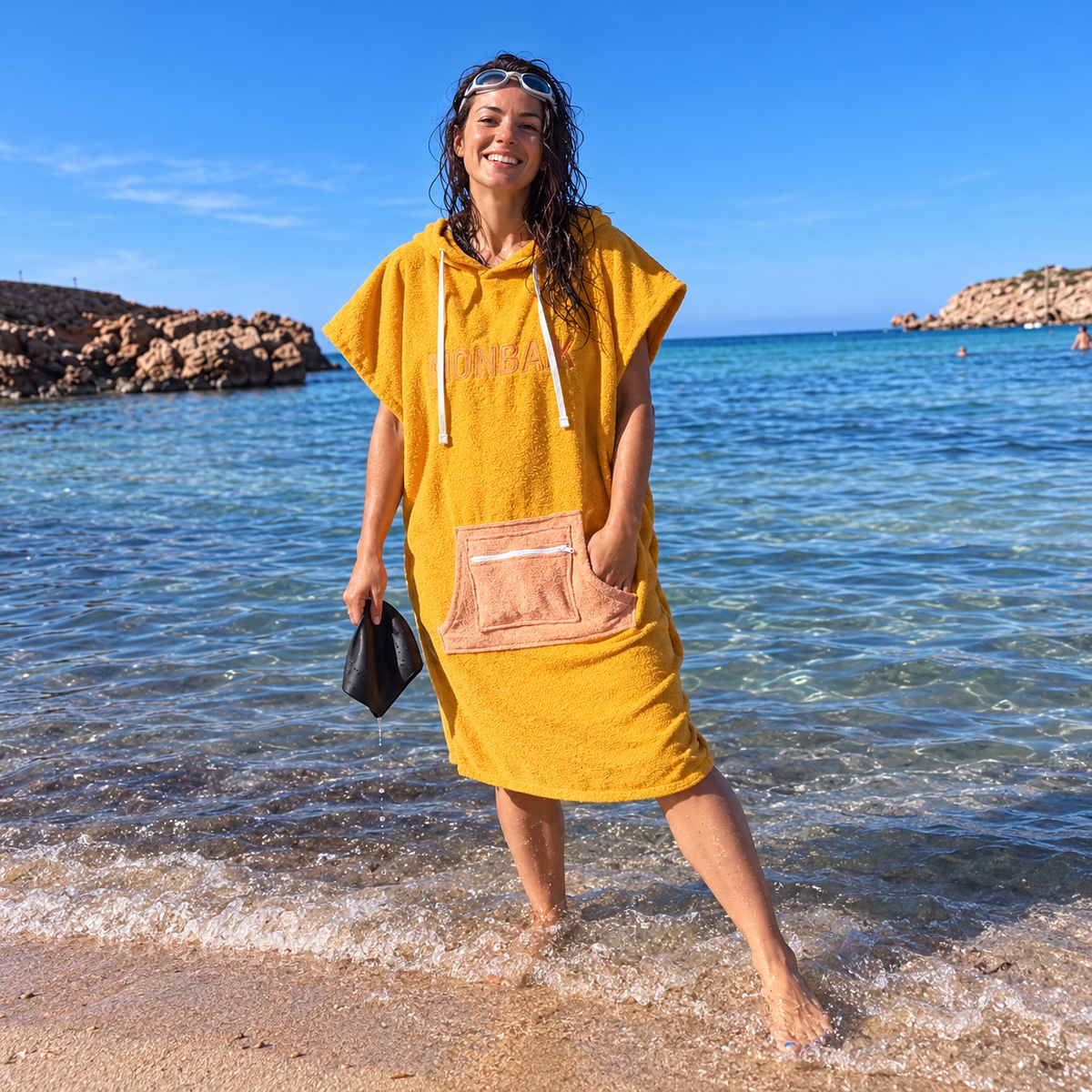 Poncho Outdoor Mostaza + Boya